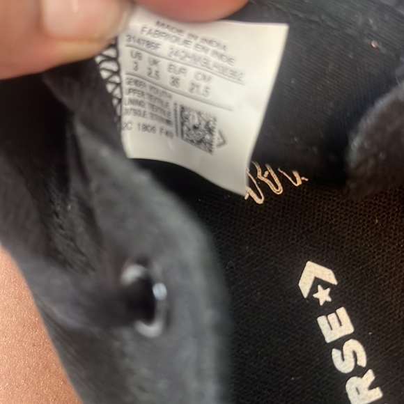 Size three barely worn converse - Picture 2 of 3